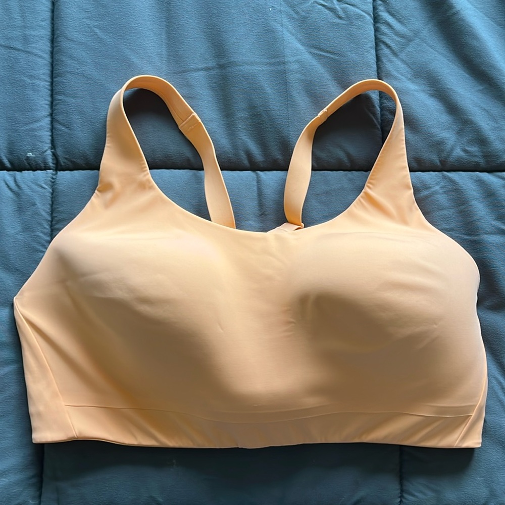 Athleta sports bra. Never worn. 38D